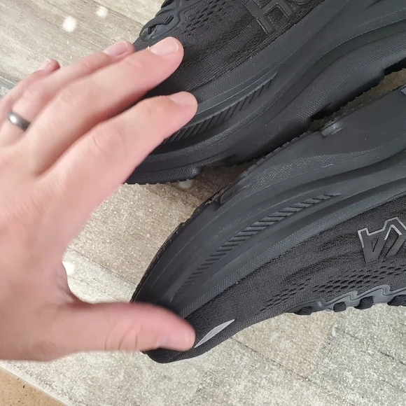 Hoka One One Bondi 9 Shoes Mens Size 10.5 Triple Black 1162011-BBLC NEW NWOB - Picture 5 of 14